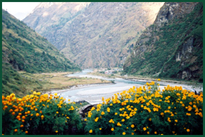 Fertile village of Tal, entrance to Manang district