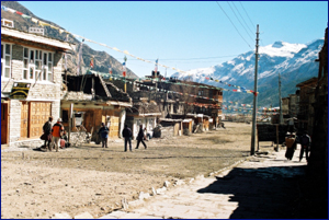 High street, Manang