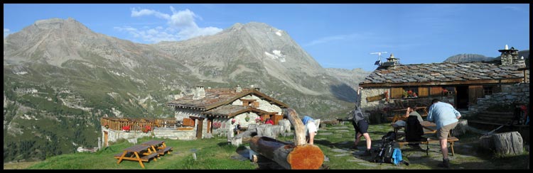 Early morning outside Refuge du Plan-Sec in the Vanoise