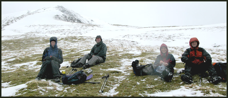 Lunchtime below Sgurr an Fhuarail