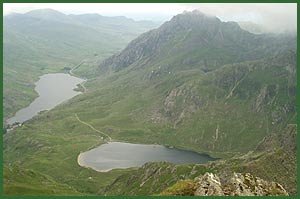 The view from Y Garn towards Llyn Idwal and Llyn Ogwen, with Tryfan