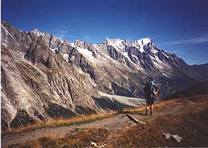 Balcony path before Col Checroui
